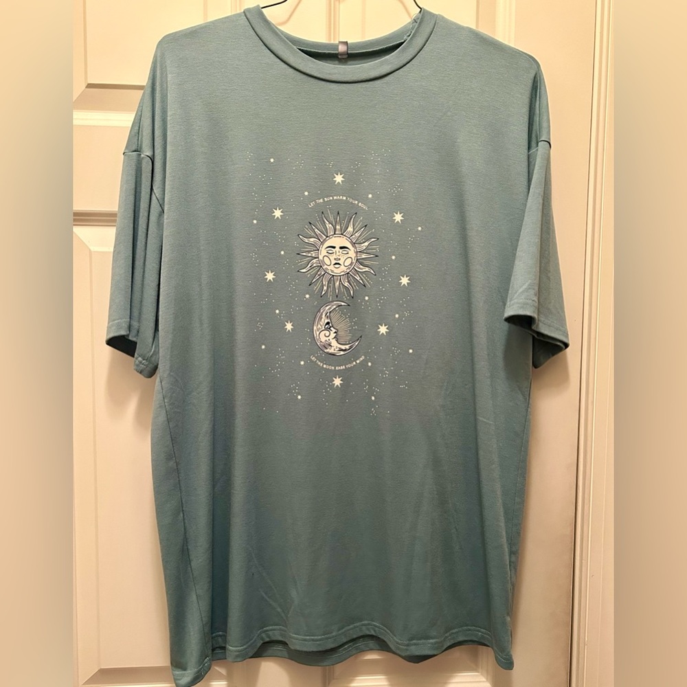Women’s Short Sleeve Shirt Size large